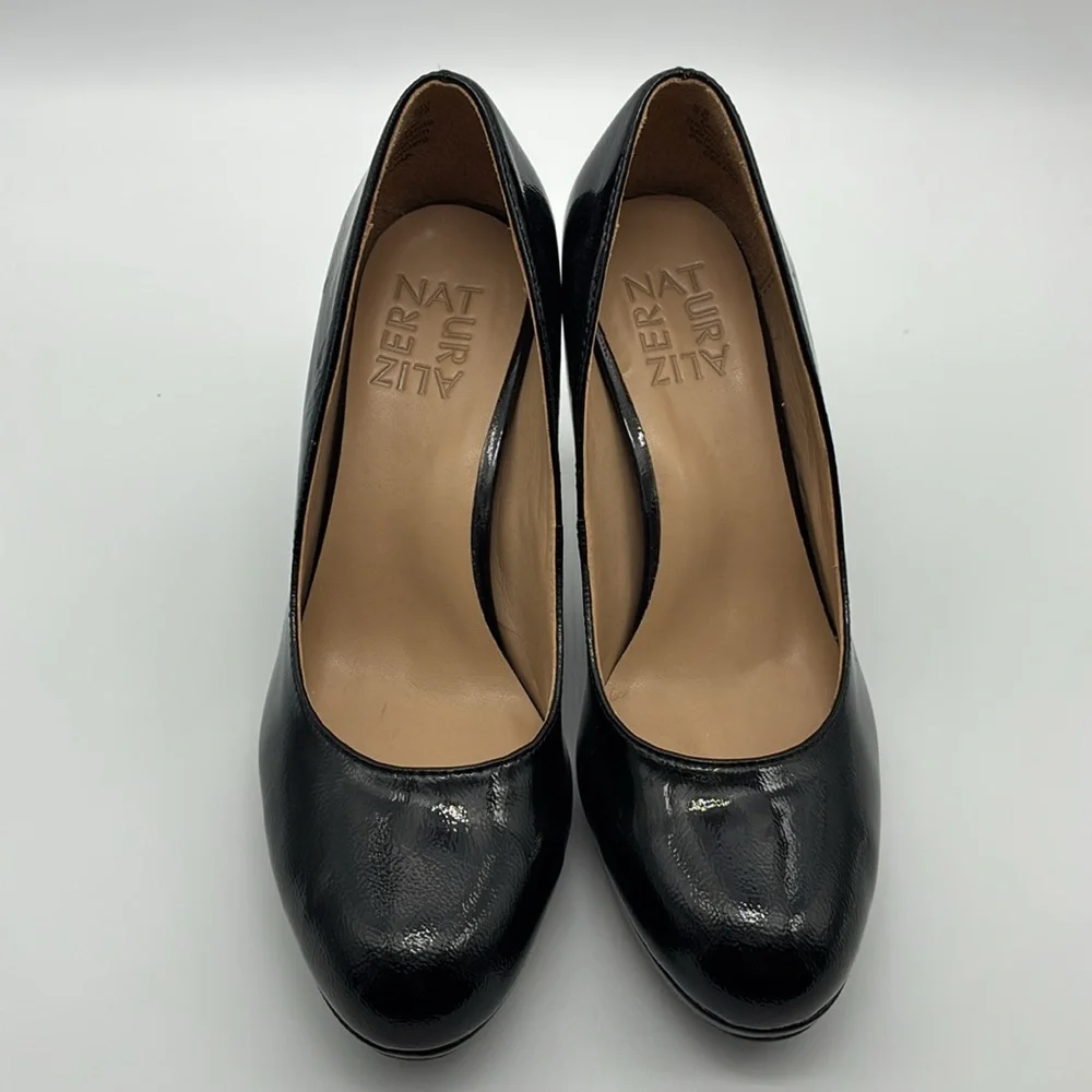 Naturalizer Women's Black Pumps size 5